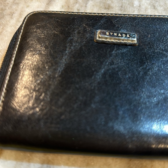 Strada Black Leather soft w/white stitching zipper change and flanked by pockets - Picture 2 of 5